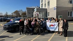 Губернатор вручил сахалинским ветеранам спецоперации ключи от автомобилей с ручным управлением