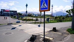 На о. Кунашир продолжаются работы по повышению доступности городской среды