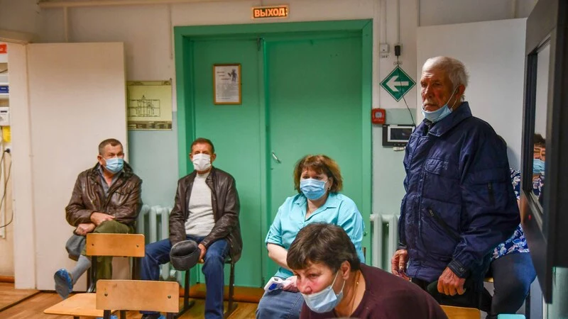 22 ноября и.о. мэра Южно-Курильского района Наталия Савочкина вместе со специалистами администрации провели встречу с населением села Дубовое.