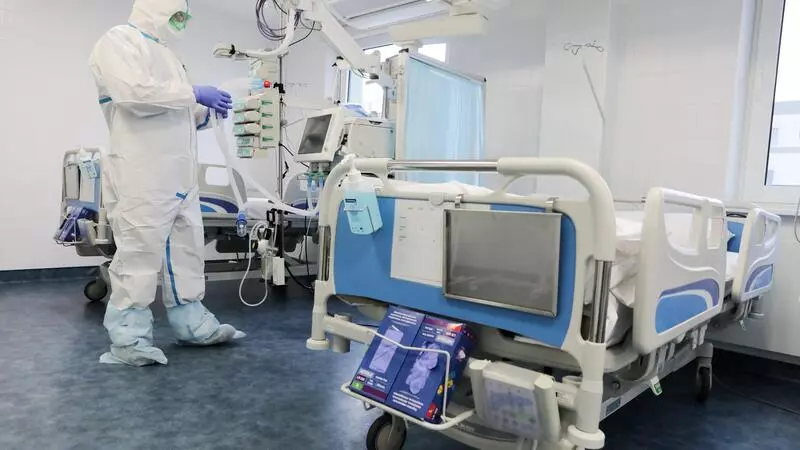 Кремль назвал причину высокой смертности от COVID-19 в России