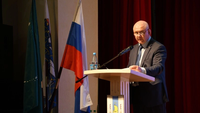 Вячеслав Власенко отчитался перед южнокурильчанами