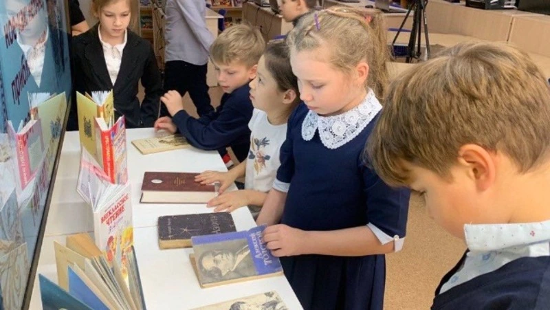 Литературное знакомство «Скажите, как его зовут… А.Н. Толстой»