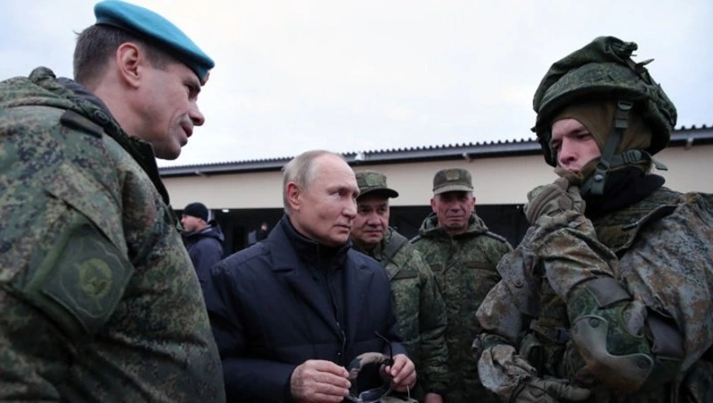 Путин и Шойгу проверили мобилизованных на полигоне в Рязанской области
