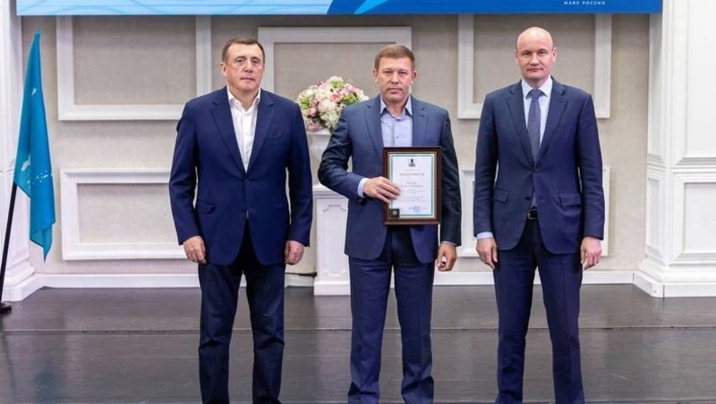 Заслуженных работников рыбной отрасли на Сахалине и Курилах поздравили с профессиональным праздником