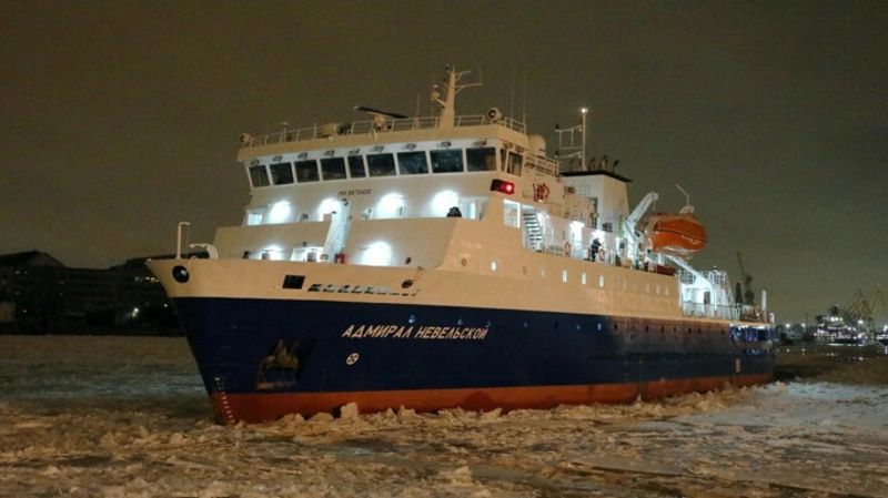 «Адмирал Невельской» отправился в путь на Сахалин