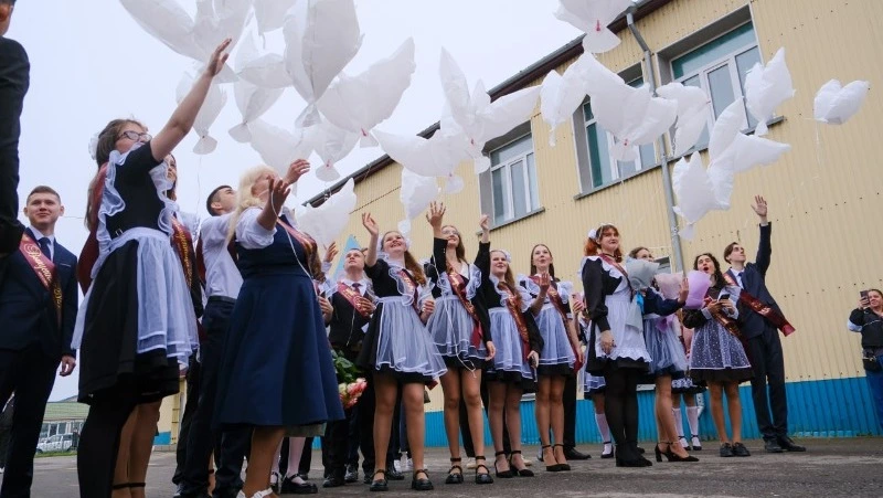 На южных Курилах прозвенели последние звонки