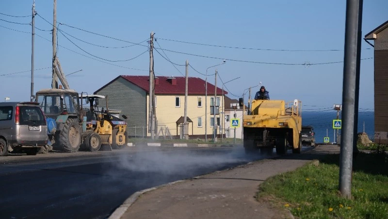 Ремонт автомобильных дорог в Южно-Курильском районе продолжается