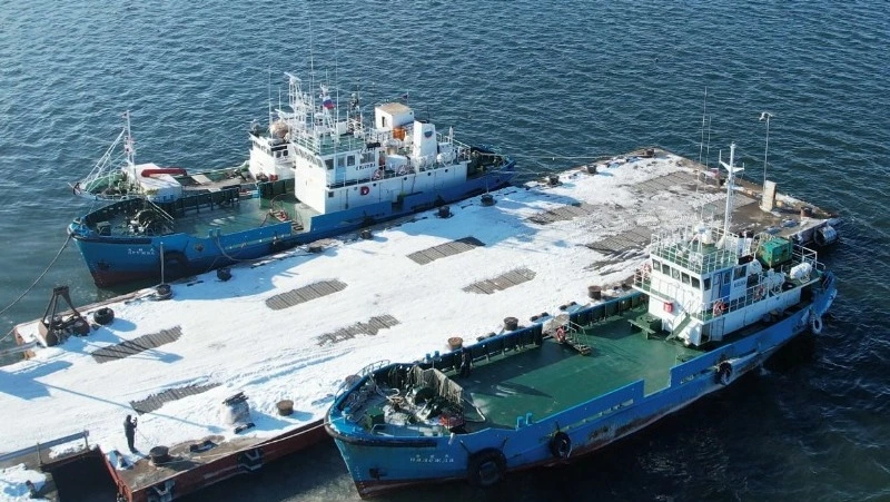 Плашкоут "Надежда" вернется на Кунашир в конце апреля