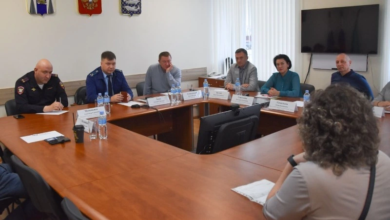 Сахалинские транспортный прокурор и начальник линейного отдела МВД на транспорте провели прием