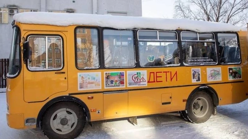 13 новых школьных автобусов отправились в районы Сахалина и Курил