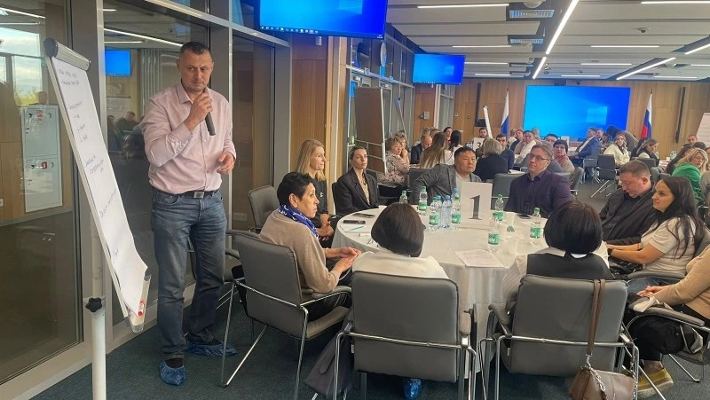 Развитие программ поддержки семей и улучшения демографической ситуации обсудили островные эксперты