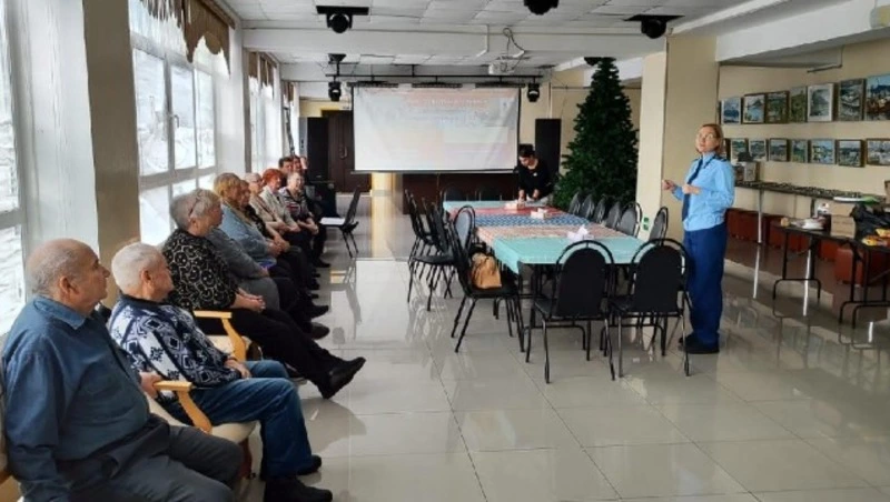 Работником прокуратуры Южно-Курильского района проведена встреча с пенсионерами