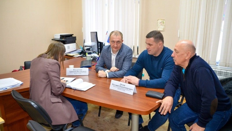 Завершилась рабочая поездка областных депутатов в Южно-Курильский район