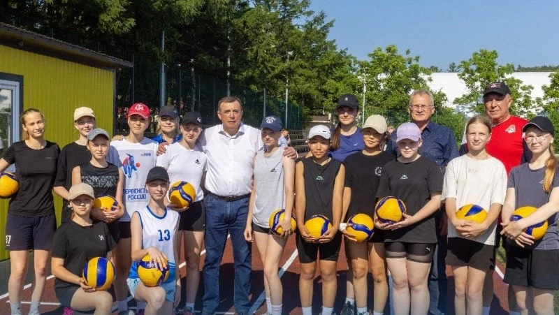 Валерий Лимаренко пообщался с участниками центра одаренных детей «Сахалинтех. Алаид"