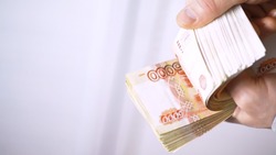 Финансовый гороскоп на неделю с 15 по 21 июля 2024 года: кто может смело рисковать деньгами