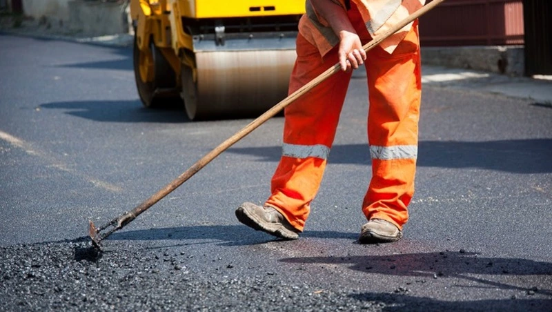 Ямочный ремонт на Кунашире: ход работ 