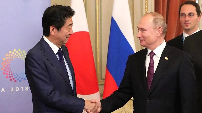 Владимир Путин может встретиться с Синдзо Абэ в конце июня