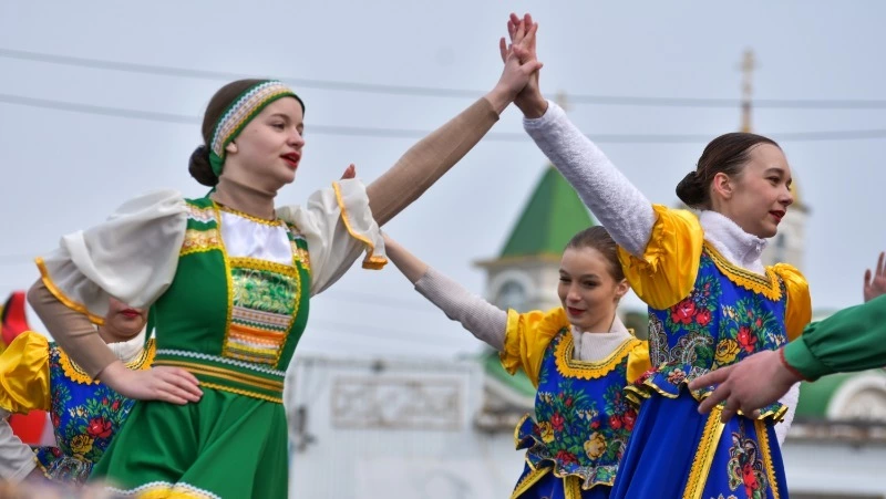 Массовыми гуляниями на южных Курилах проводили зиму