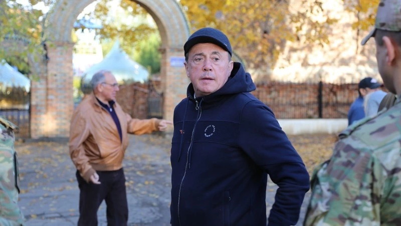 Губернатор Валерий Лимаренко наградил участников СВО в ходе рабочей поездки в донецкий Шахтерск