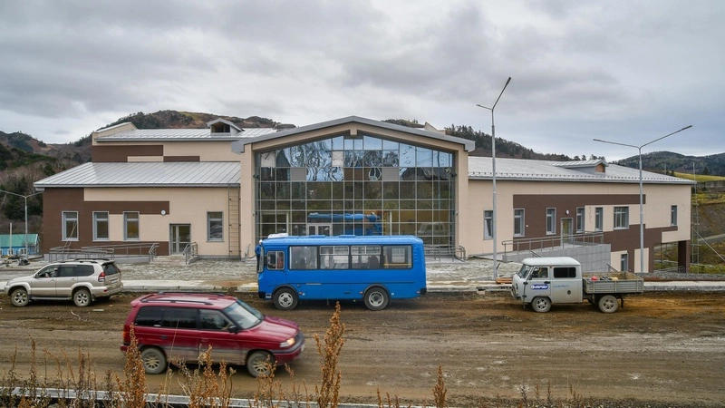 Заместитель председателя областного правительства осмотрел новостройки Кунашира и Шикотана
