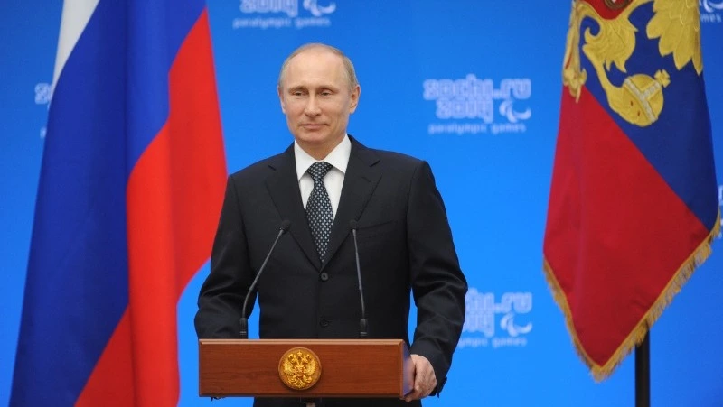 Большинство россиян считают, что Владимиру Путину нужно баллотироваться на новый срок