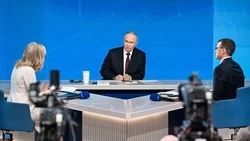 ПРЯМАЯ ЛИНИЯ ВЛАДИМИРА ПУТИНА