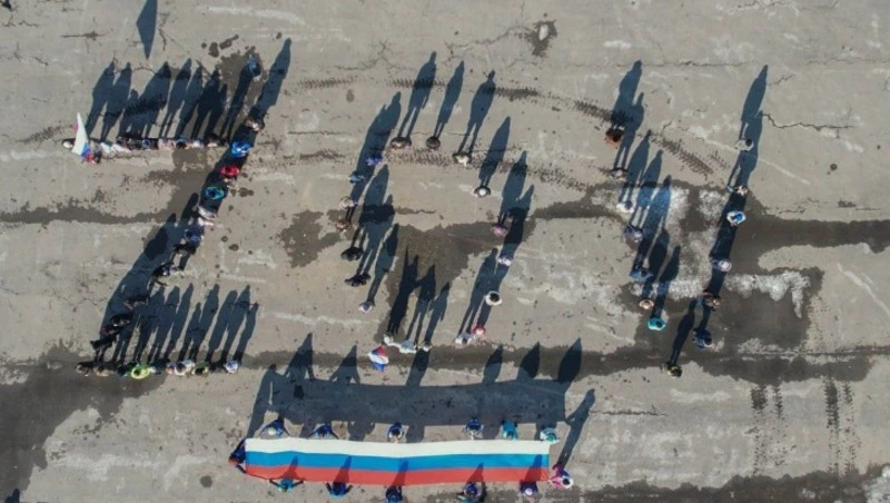 Своих не бросаем