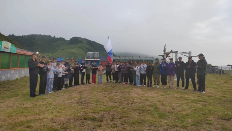 Дети сахалинских военнослужащих СВО посетили Итуруп и Кунашир