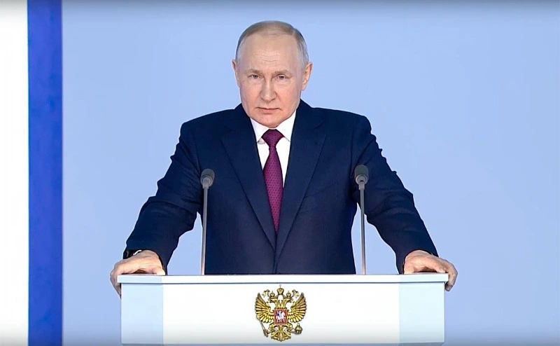 Президент России Владимир Путин выступил с посланием Федеральному собранию
