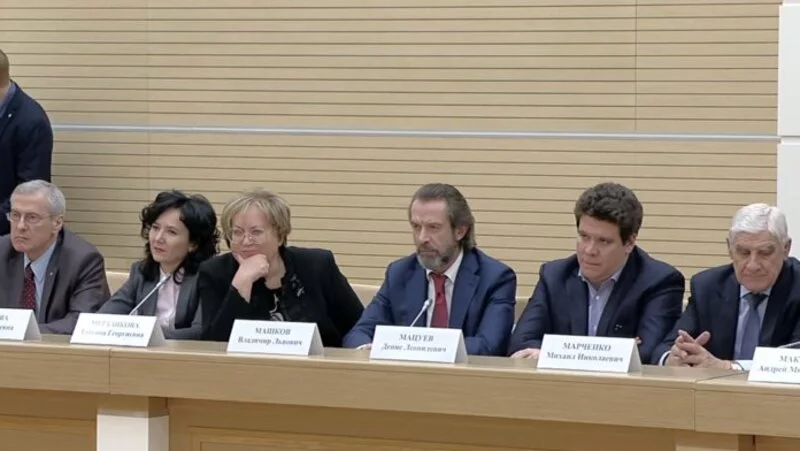 Губернатор Лимаренко согласен с актером Машковым по Конституции и Курилам