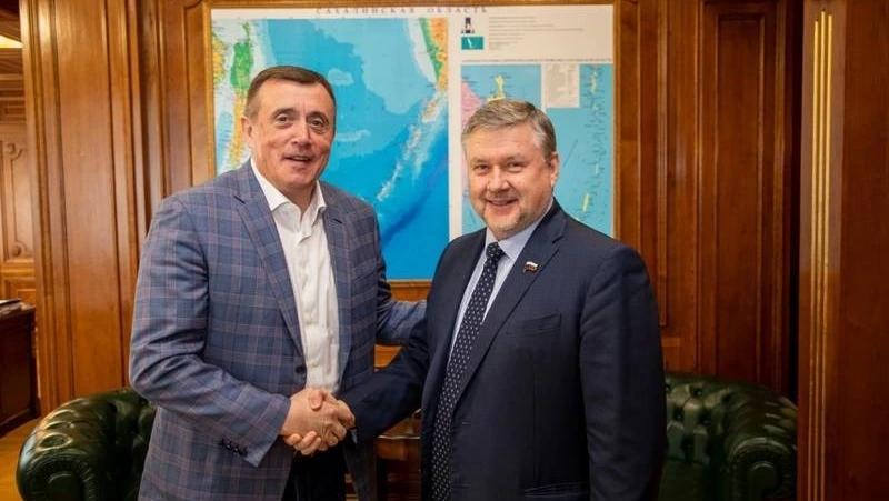 Рабочая встреча губернатора В. Лимаренко  и депутата Г. Карлова