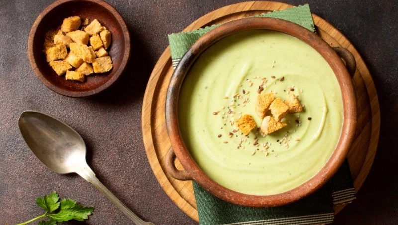 Этот суп — просто находка! Вот, как готовят вкусное и легкое блюдо из кабачков