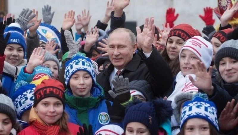 Путин сообщил о продлении программы материнского капитала до конца 2026 год