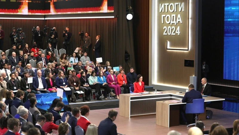 Владимир Путин назвал материнский капитал уникальным изобретением России