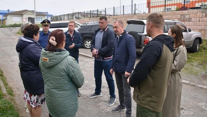 Депутаты Сахалинской областной думы посетили Кунашир.