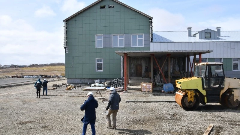 Продолжается строительство важного социального объекта в с. Головнино