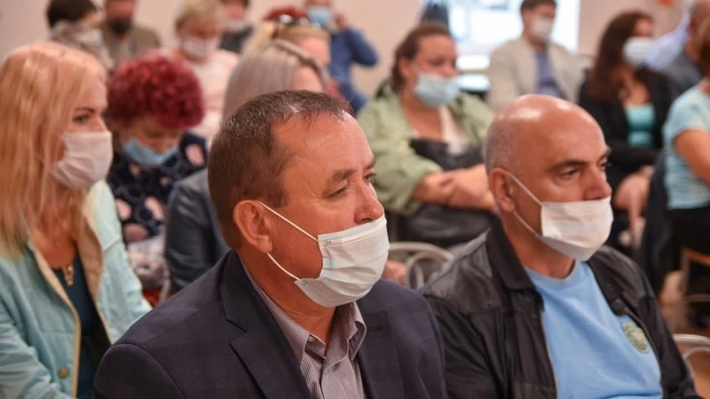 Мэр провел встречу с населением райцентра