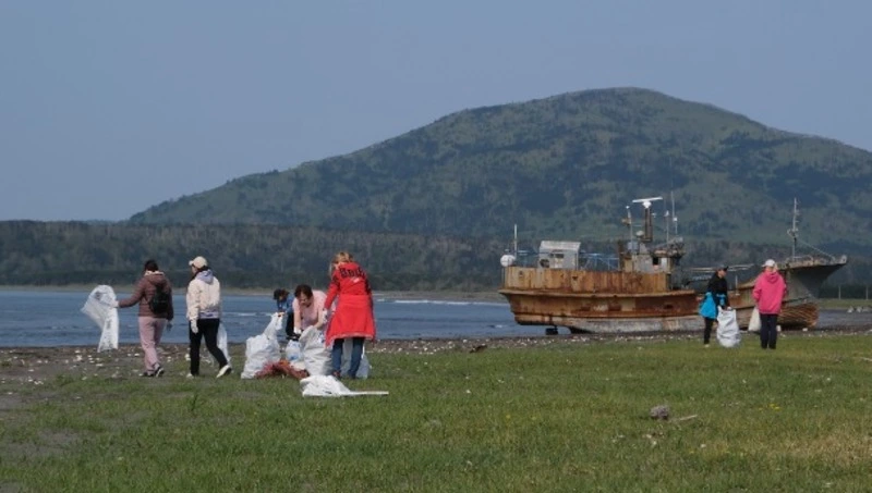 На Кунашире прошел очередной субботник