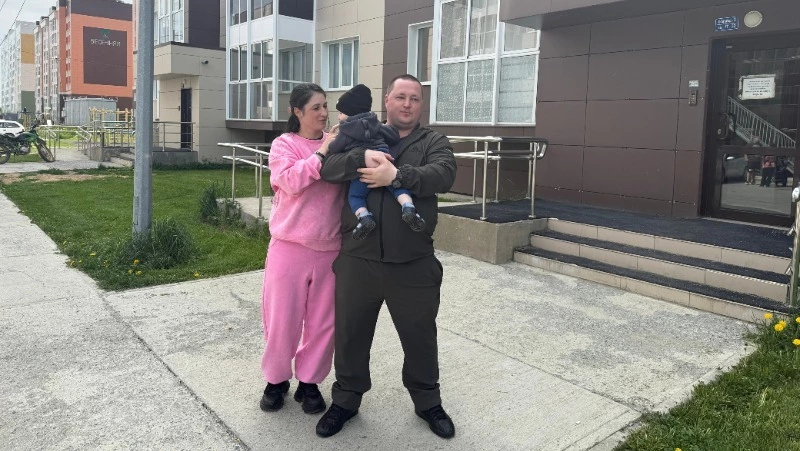 На Сахалине еще одна семья участников СВО приобрела квартиру благодаря льготной ипотечной программе 