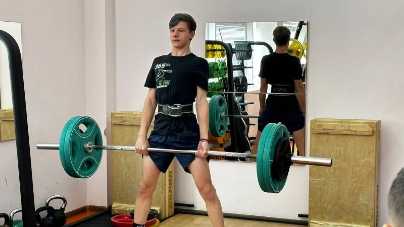 Соревнования по становой тяге на Шикотане