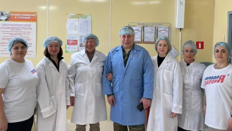 Контроль за питанием школьников продолжается