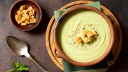 Этот суп — просто находка! Вот, как готовят вкусное и легкое блюдо из кабачков