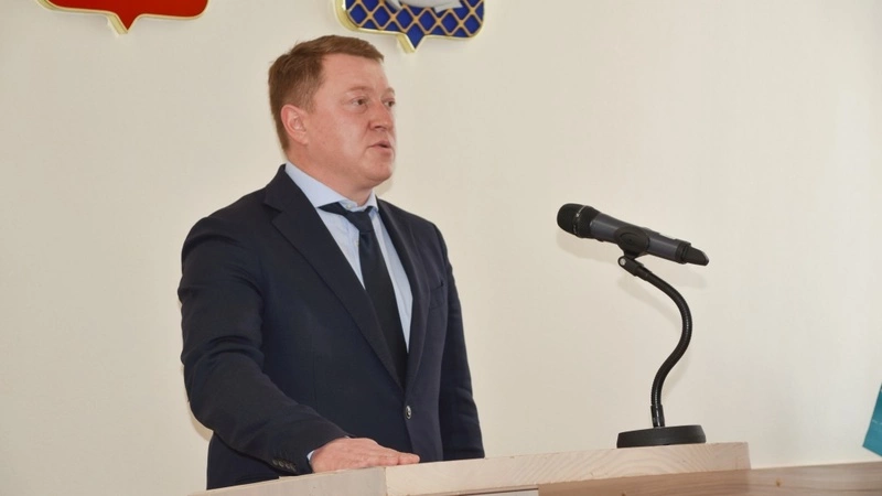 Избранный мэр Южно-Курильского района принес присягу