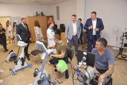 Антон Котяков открыл на Сахалине филиал Московского протезно-ортопедического предприятия 