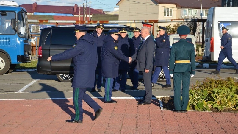 Завершая рабочий визит на Дальний Восток, Игорь Краснов встретился с жителями островов Кунашир, Шикотан, Итуруп