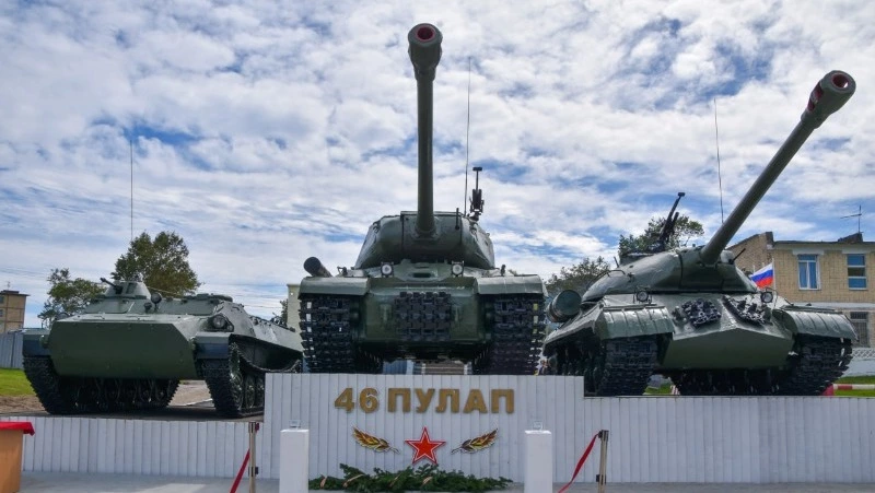 В Лагунном открыли мемориал «Воинам-танкистам»